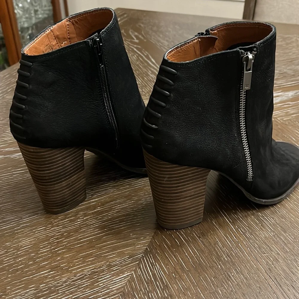 Lucky brand Lamija black leather peep toe heeled ankle booties Size 9.5